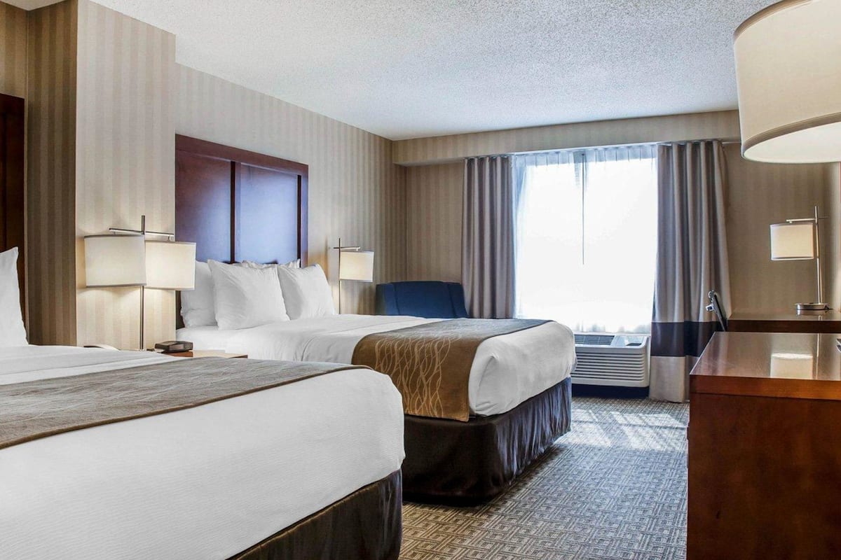 premium bedding, in-room safe, desk, soundproofing