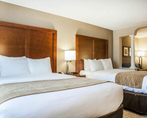 Business Studio Suite, Multiple Beds, Non Smoking | Premium bedding, in-room safe, desk, iron/ironing board - Comfort Inn & Suites Sturbridge - Brimfield (Sturbridge)