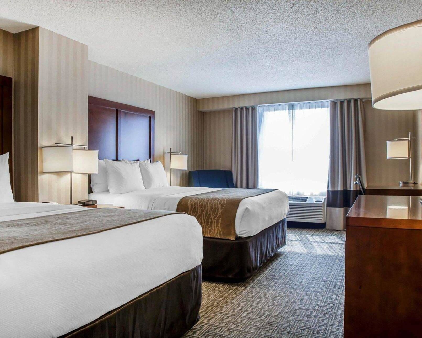 Premium bedding, in-room safe, desk, iron/ironing board