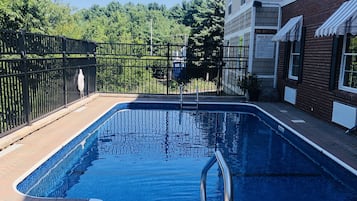 Indoor pool, seasonal outdoor pool, pool umbrellas, sun loungers