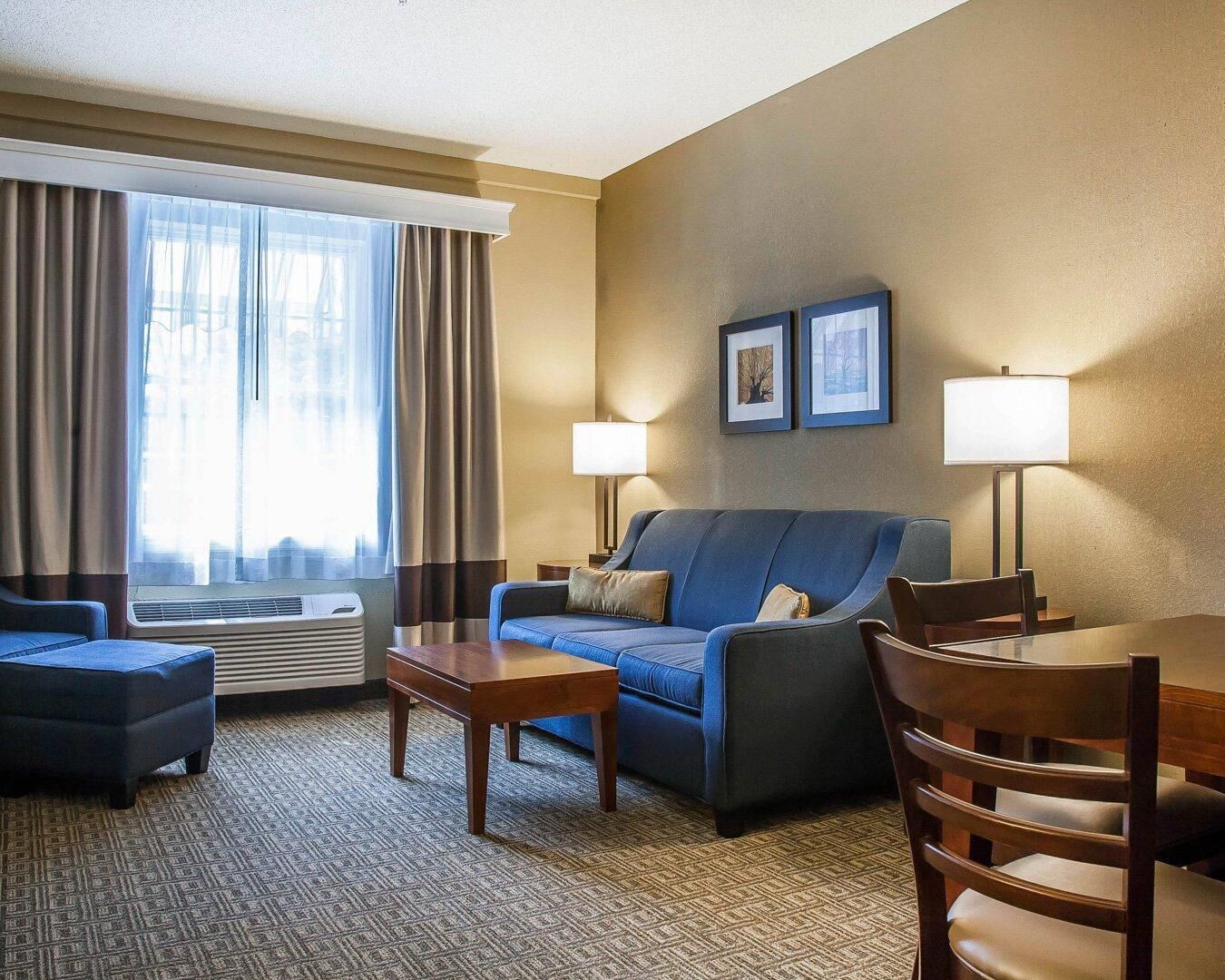 Premium bedding, in-room safe, desk, iron/ironing board
