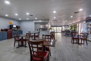 Café da manhã continental grátis todos os dias