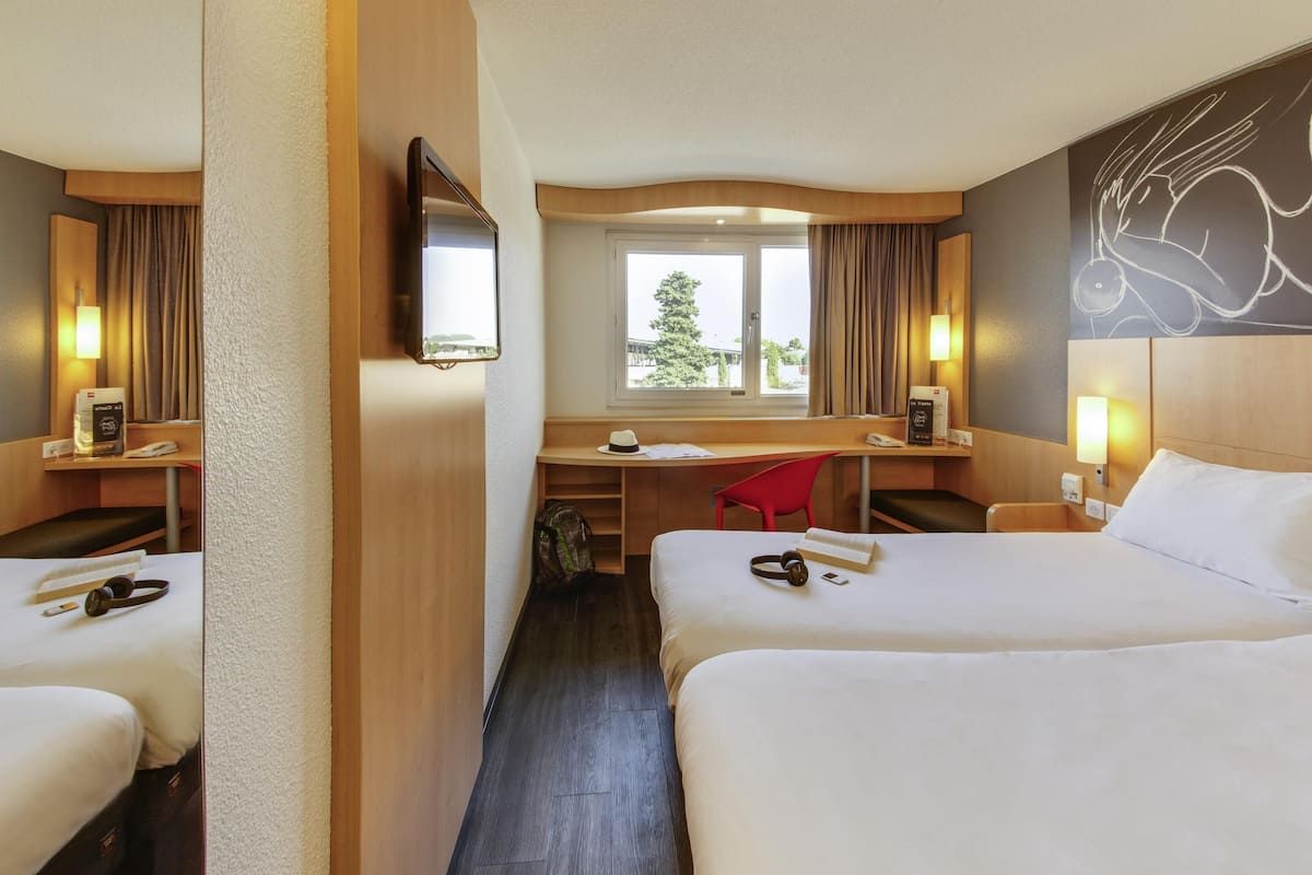 Standard Room, 2 Twin Beds | Desk, blackout drapes, soundproofing, iron/ironing board