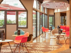 Breakfast and dinner served, French cuisine - Ibis Montpellier Sud (Montpellier)