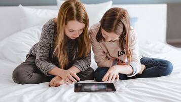 Habitación estándar, 1 cama doble, accesible para personas con discapacidad | Escritorio, cortinas opacas, sistema de insonorización