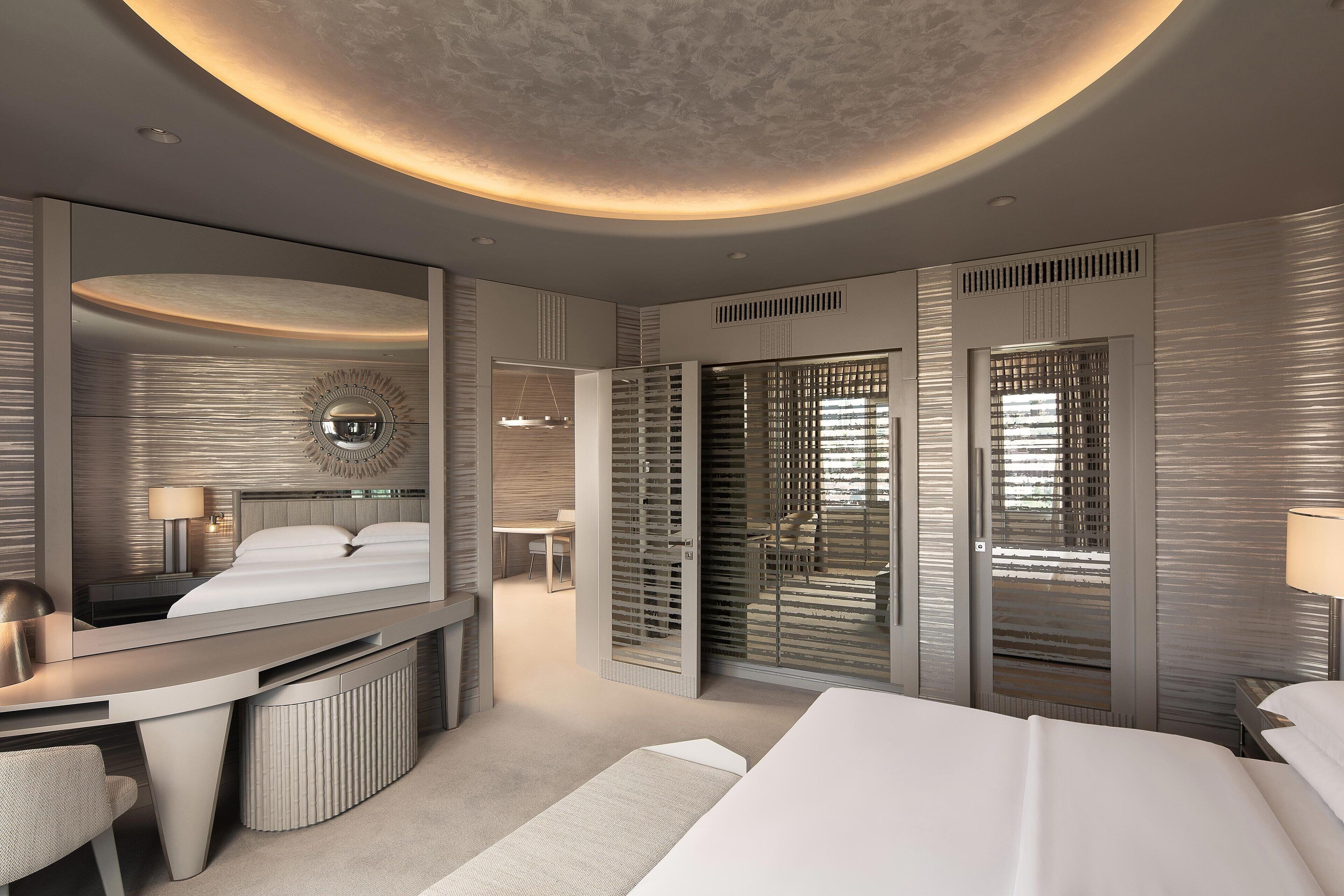 尊榮套房, 1 間臥室 | 高級寢具、迷你吧、客房內保險箱、書桌