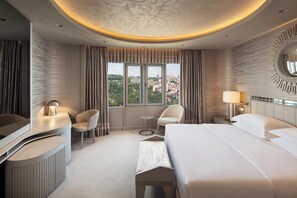 고급 침구, 미니바, 객실 내 �금고, 책상