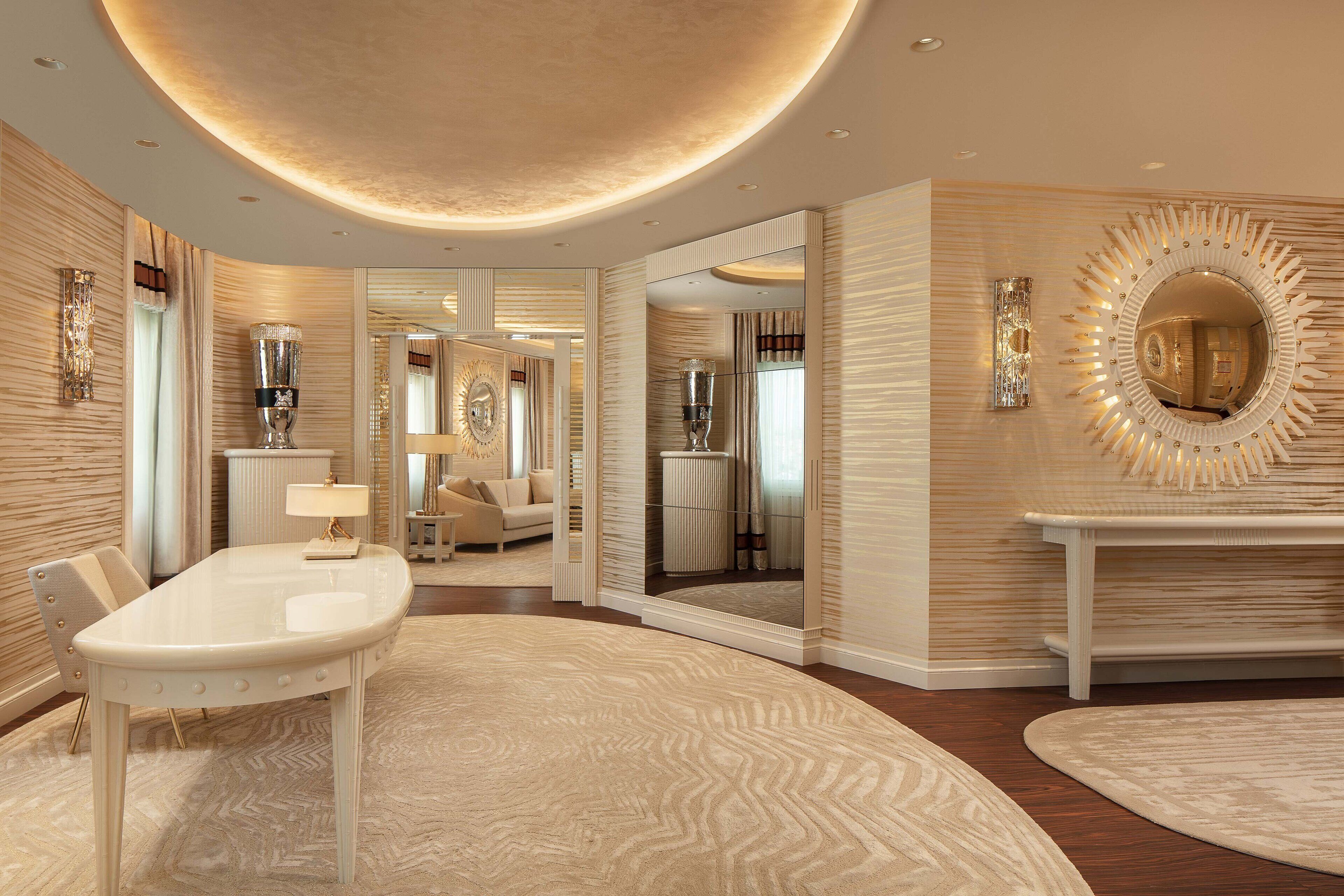 Presidential Suite, 1 King Bed, City View | Living room
