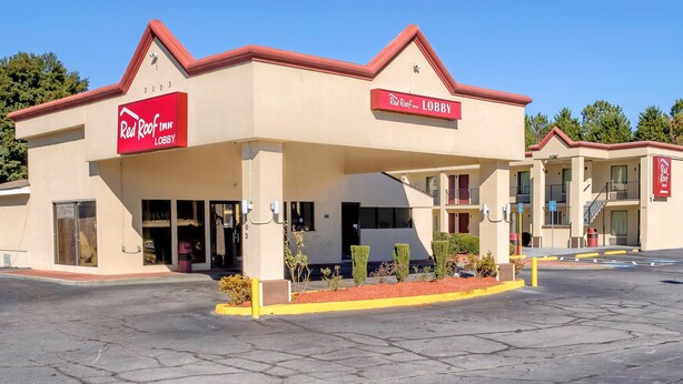 Exterior - Red Roof Inn Atlanta - Suwanee/ Mall of Georgia (Suwanee)