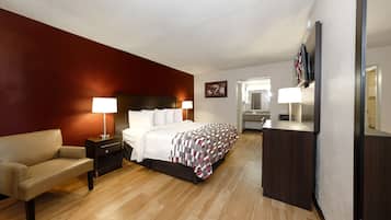 Escritorio, cortinas blackout, cunas gratuitas y camas extra