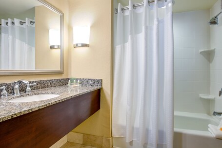 Holiday Inn Indianapolis Carmel, an IHG Hotel - Image 39