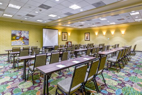 Holiday Inn Indianapolis Carmel, an IHG Hotel - Image 25