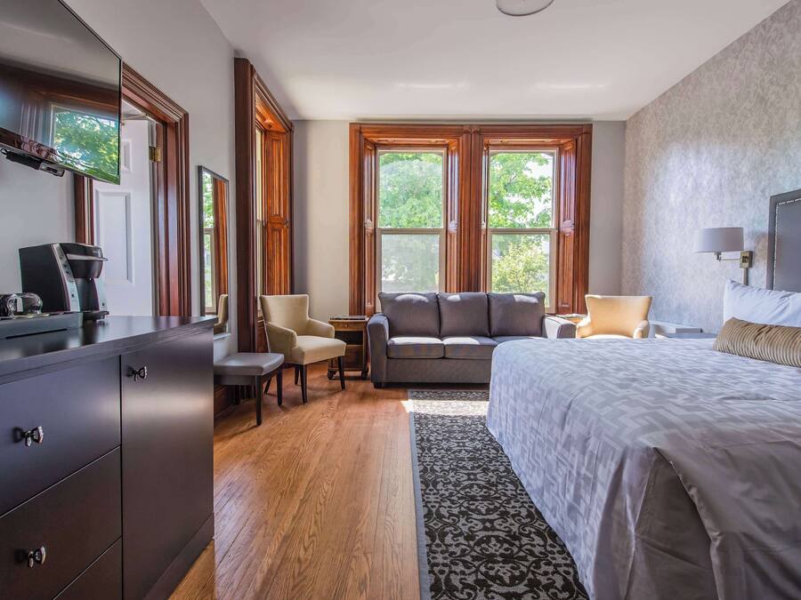 Premium bedding, desk, blackout curtains