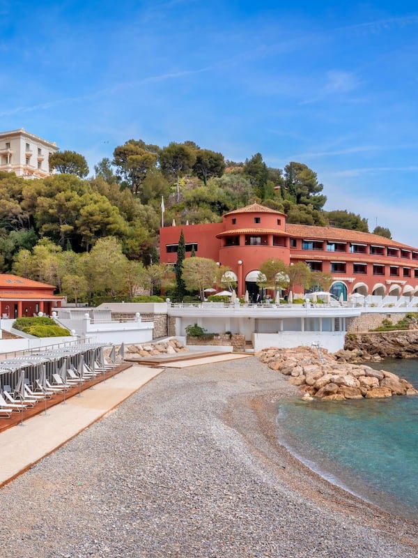 Private beach, beach cabanas, sun loungers, beach towels