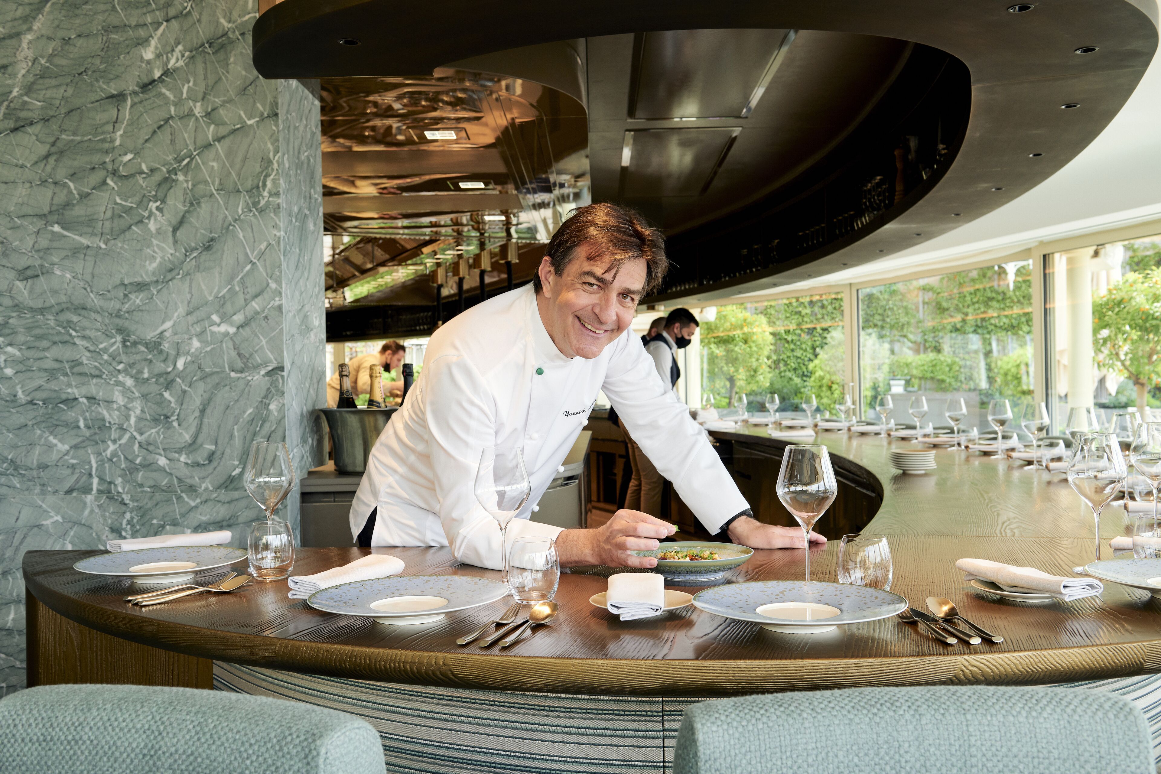 2 restaurants, lunch, dinner served; french cuisine