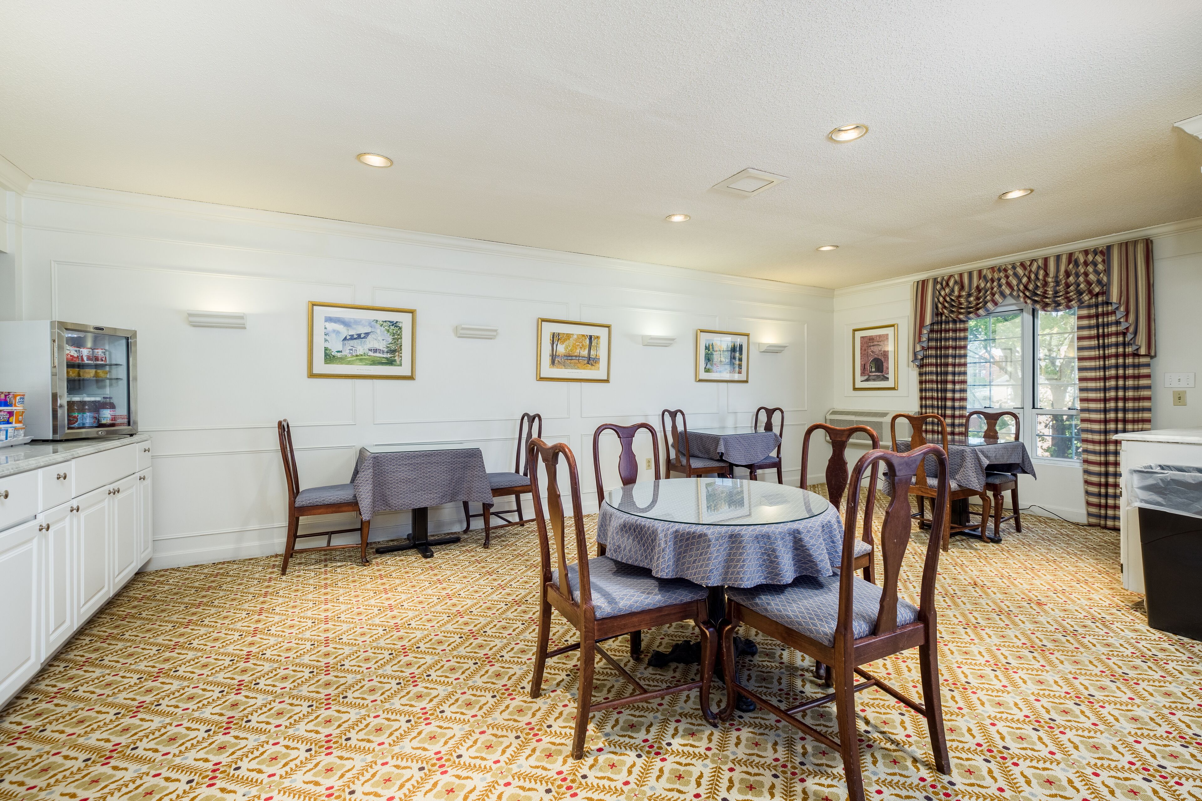 free daily continental breakfast