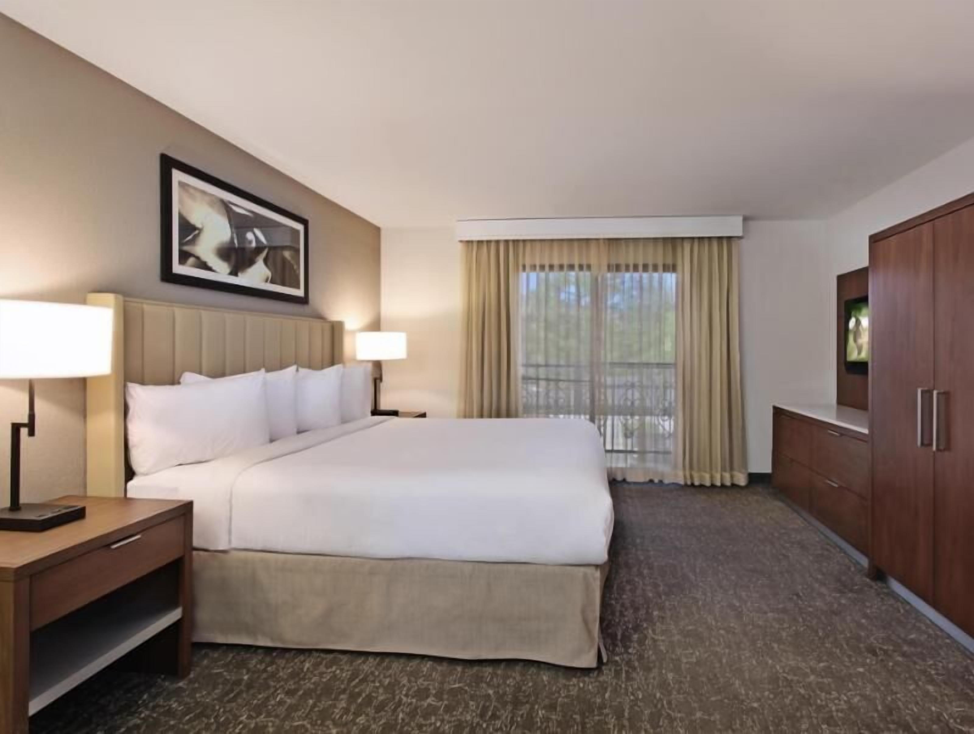 1 bedroom, premium bedding, in-room safe, desk