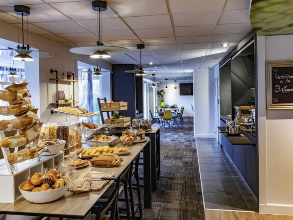 Der serveres aftensmad og franske retter 