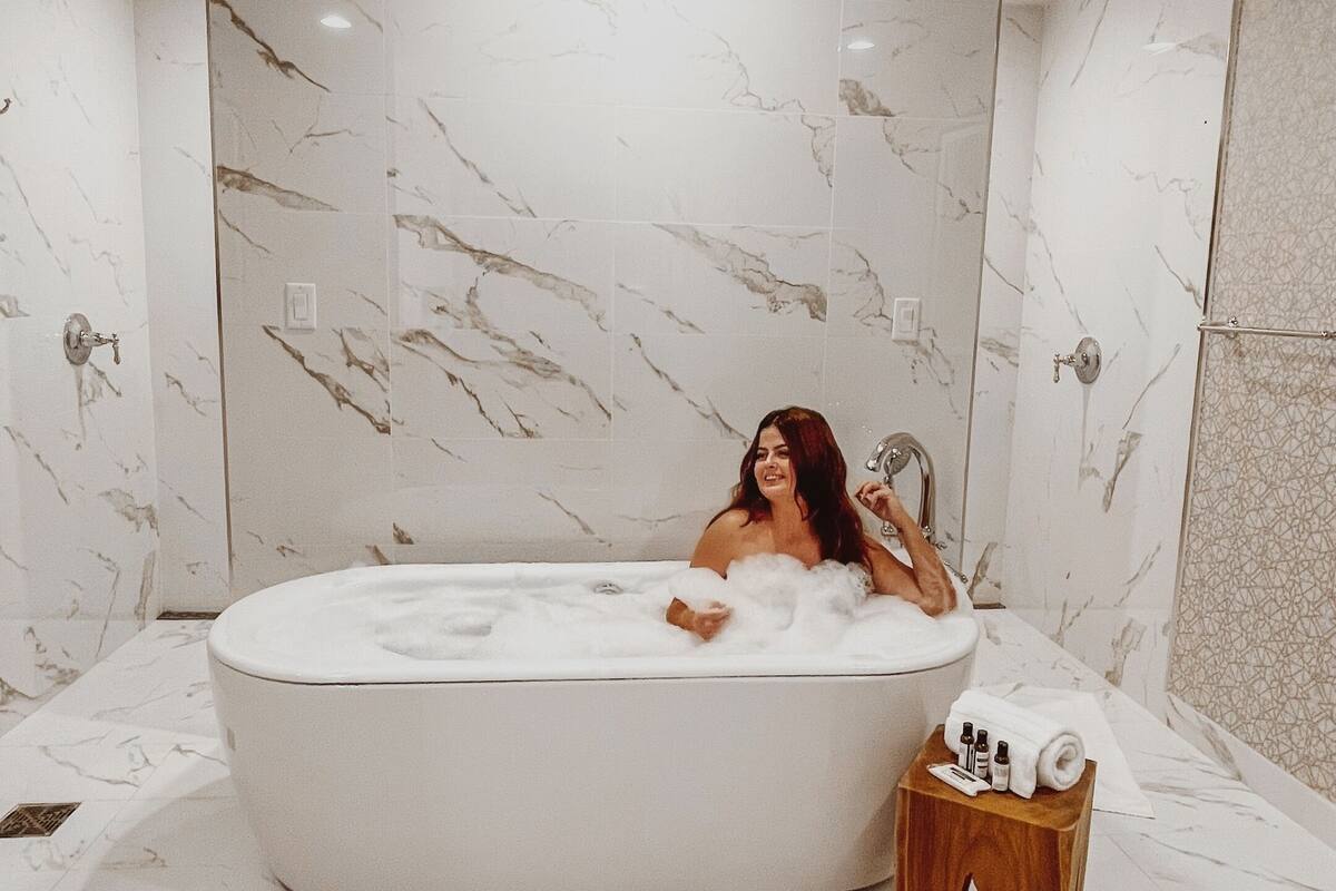 presidential suite (andalusia) | bathroom | shower, free toiletries, hair dryer, bathrobes