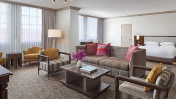 Luxury Suite (Gables) | In-room safe, desk, laptop workspace, blackout drapes