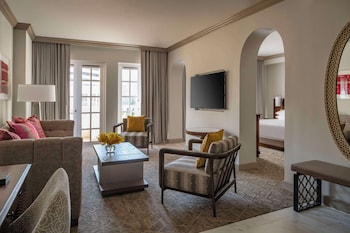 Terrace Suite | In-room safe, desk, laptop workspace, blackout drapes at Hyatt Regency Coral Gables