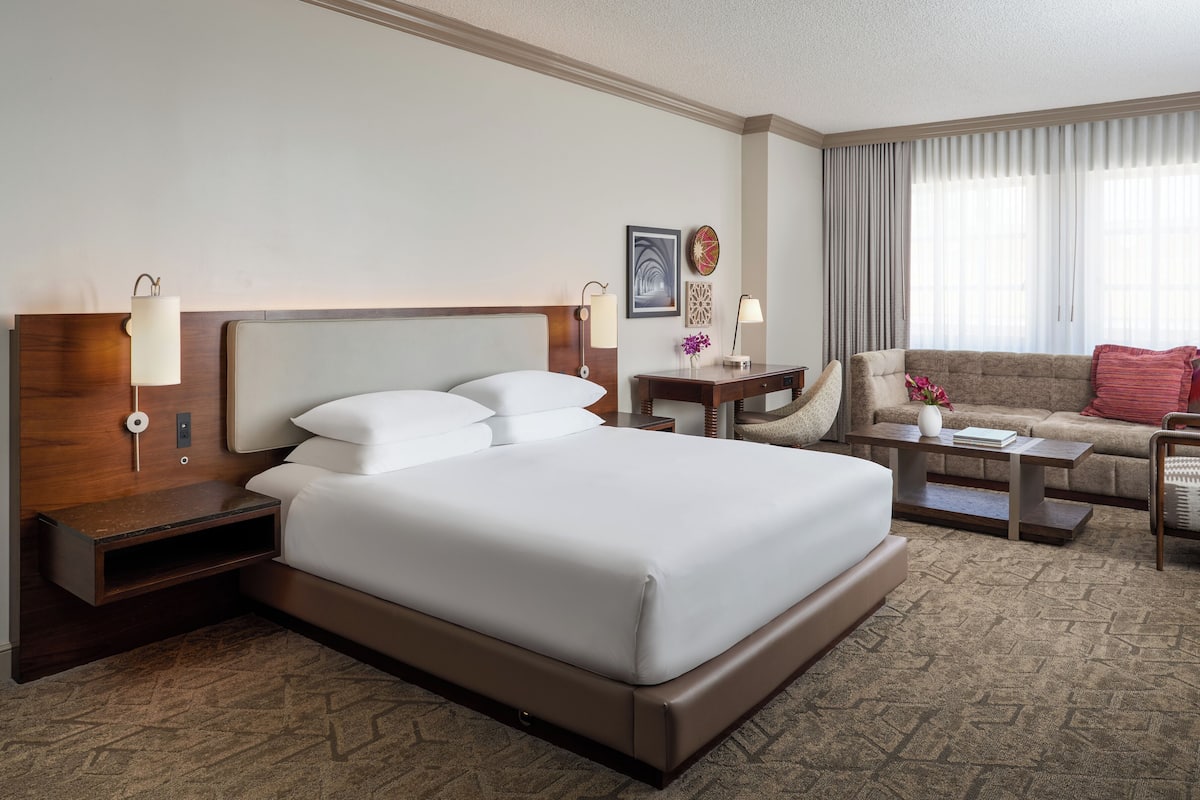 In-room safe, desk, laptop workspace, blackout drapes