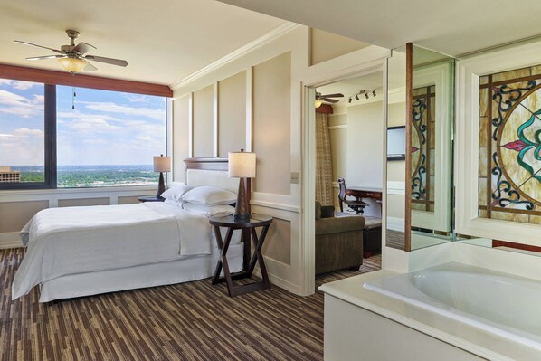 Deluxe Room, 1 Bedroom | Premium bedding, pillowtop beds, in-room safe, desk - Sheraton Denver West Hotel (Lakewood)