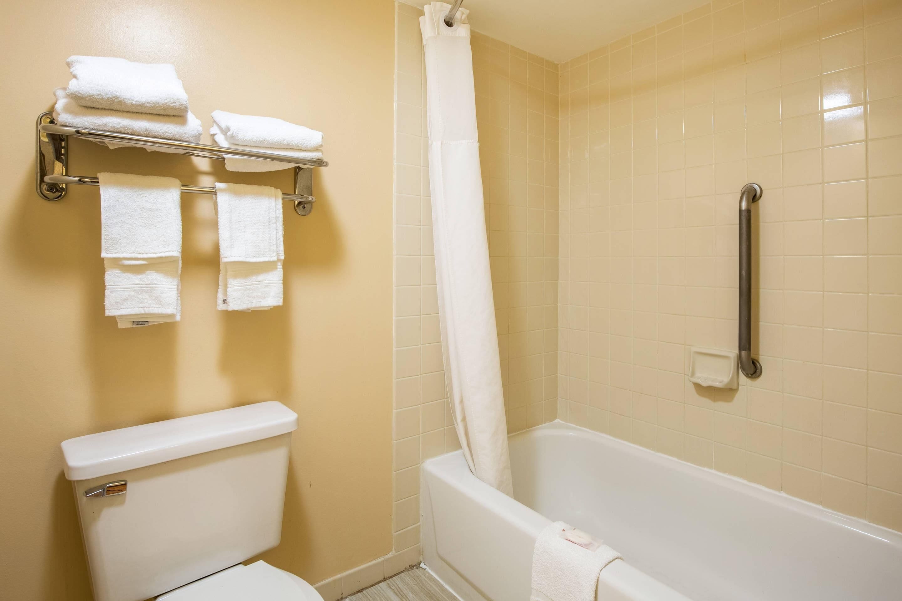 Photo - Econo Lodge Naval Station Norfolk