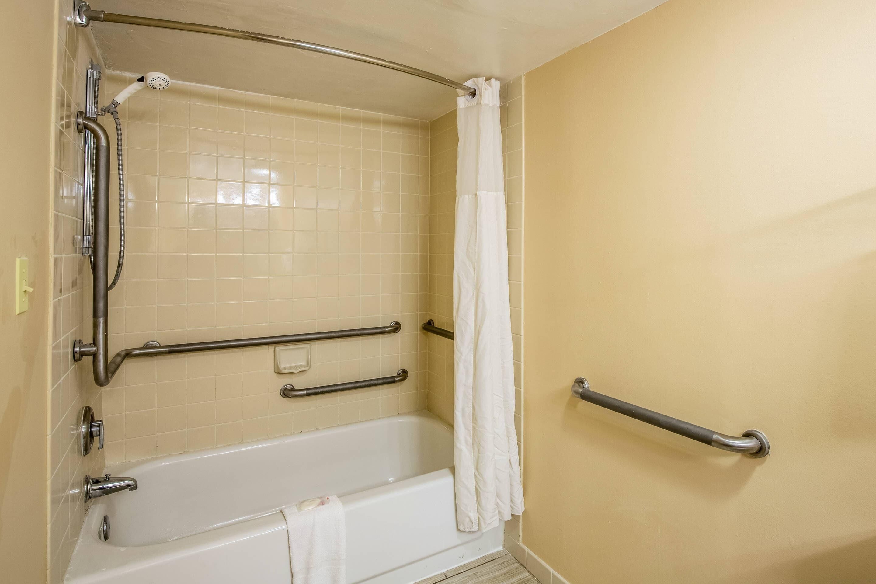 Photo - Econo Lodge Naval Station Norfolk