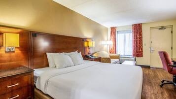 Työpöytä, kannettavalle tietokoneelle sopiva työtila, pimennysverhot