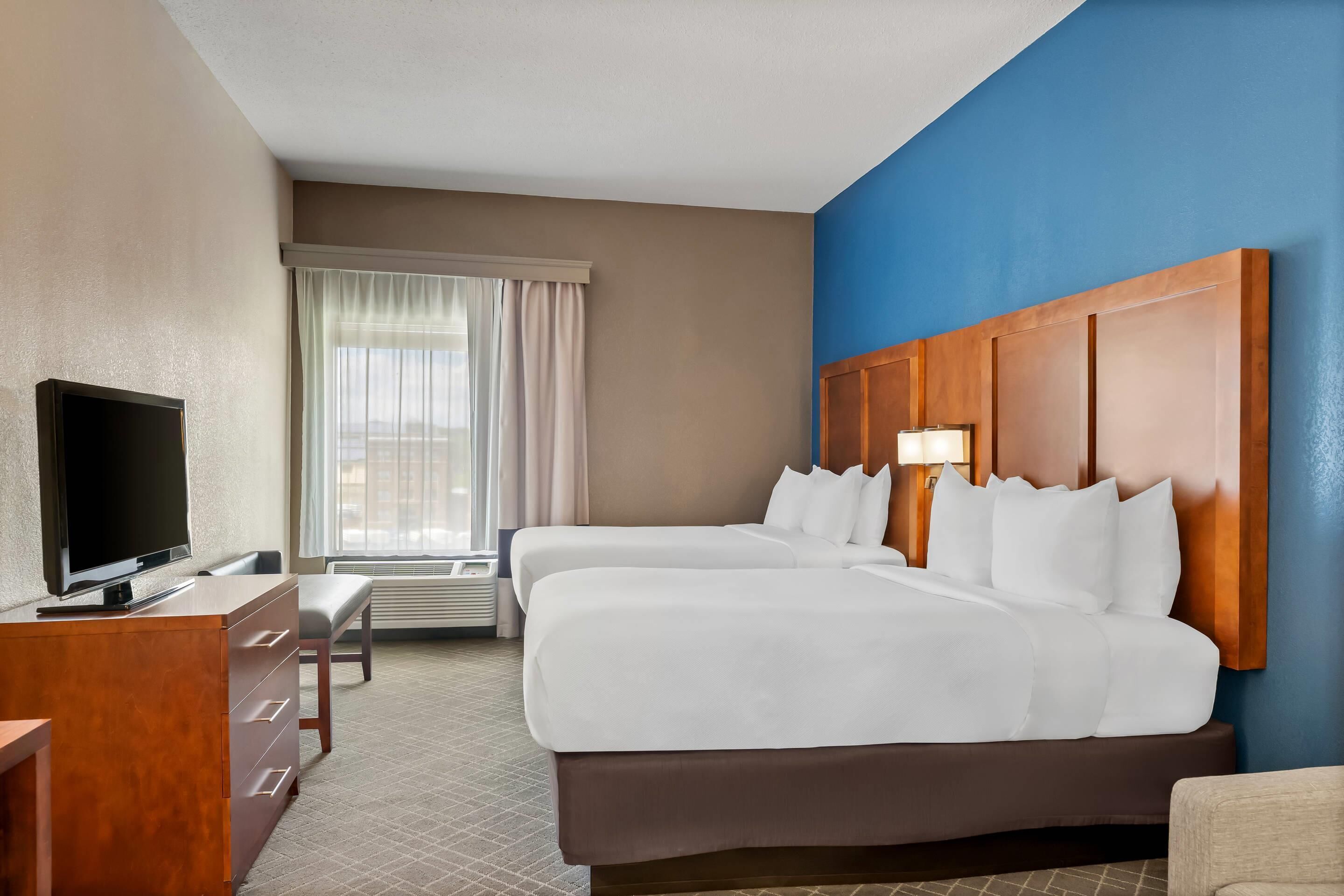 Suite, Non Smoking | Desk, blackout drapes, iron/ironing board, cribs (free)