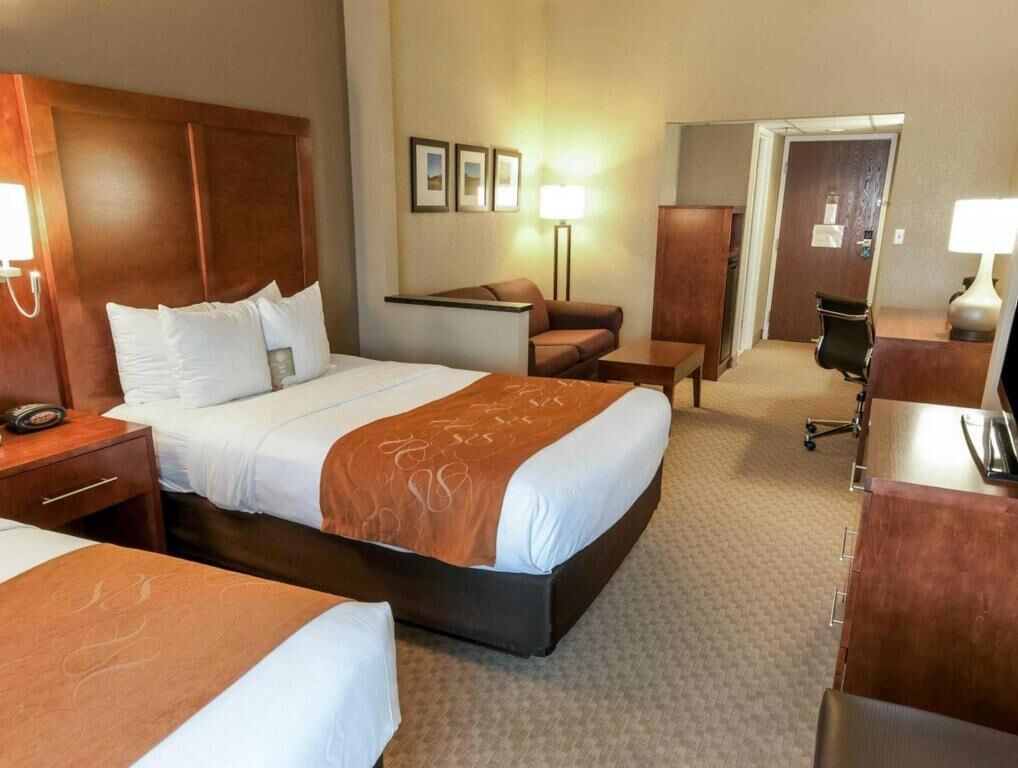 Desk, blackout drapes, iron/ironing board, free WiFi