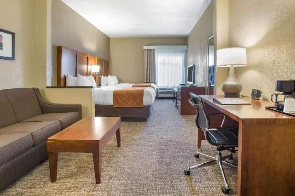 Desk, blackout drapes, iron/ironing board, free WiFi
