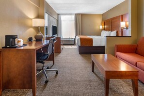Suite, Non Smoking | Desk, blackout drapes, iron/ironing board, free WiFi - Comfort Suites Bethlehem Near Lehigh University and LVI Airport (Bethlehem)
