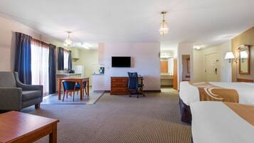 Sengetøy av topp kvalitet, skrivebord og blendingsgardiner