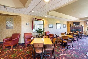 Free daily continental breakfast  - Quality Inn Fairmont (Fairmont)