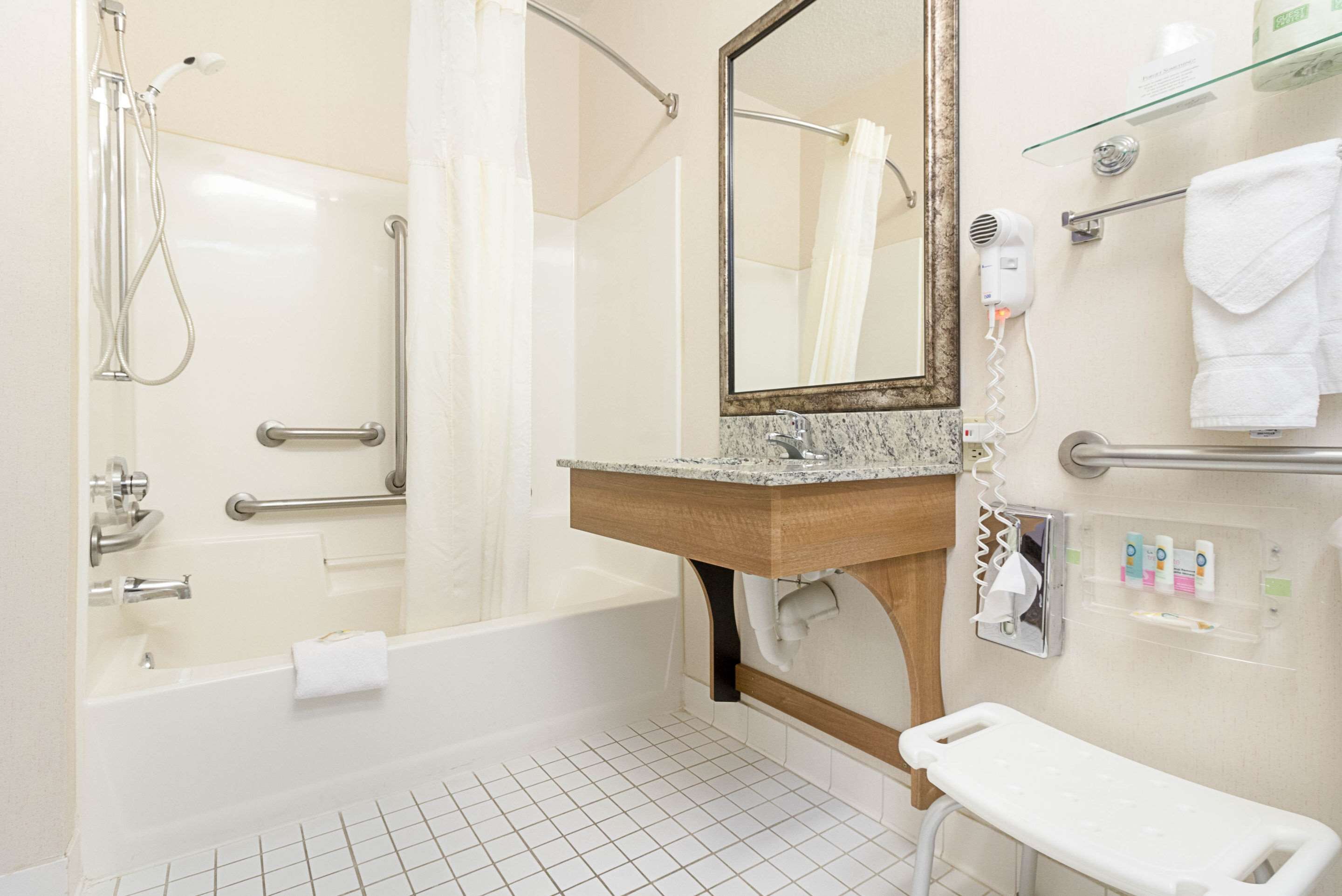 room, 1 king bed, accessible, non smoking | bathroom | hair dryer, towels