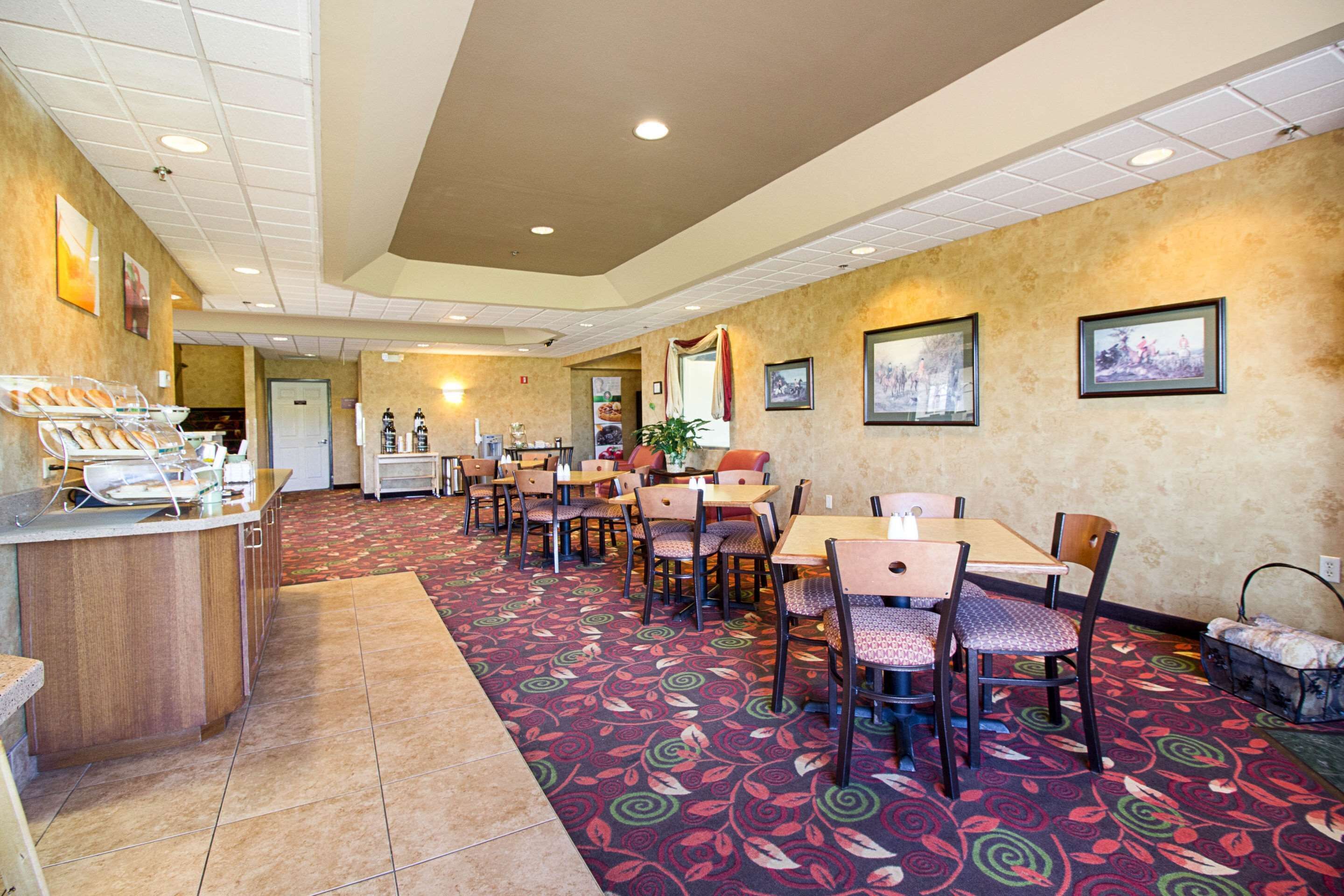 free daily continental breakfast