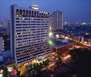 Front of property - evening/night