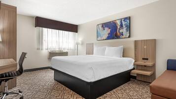 Standard Room, 1 King Bed, Non Smoking, Refrigerator & Microwave (Walk-in Shower) | Desk, blackout drapes, iron/ironing board, rollaway beds