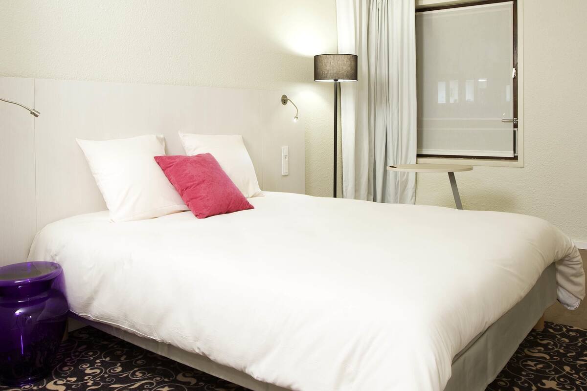 Nệm Select Comfort, két bảo mật tại phòng, bàn ủi/dụng cụ ủi quần áo 