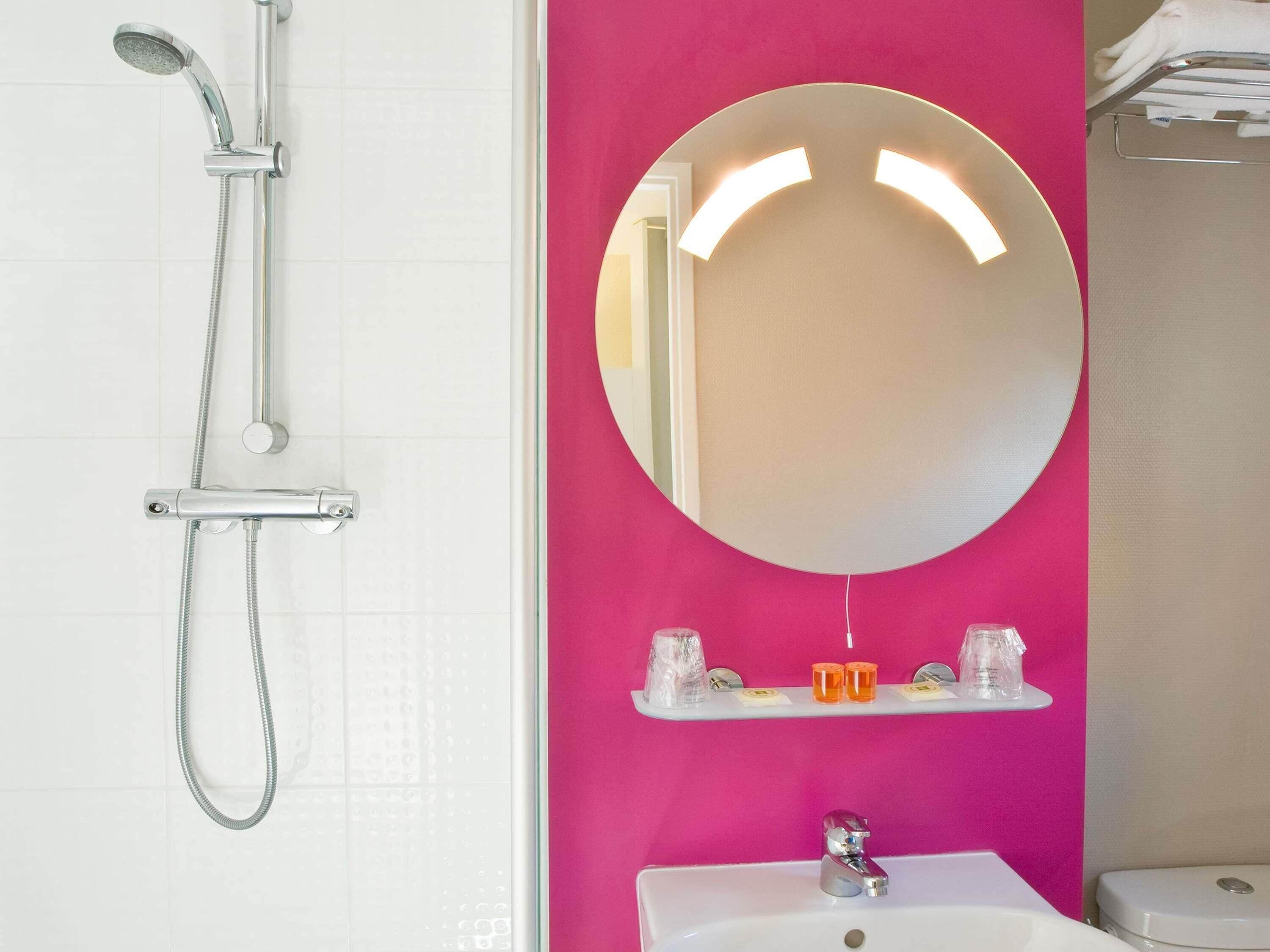 Select Comfort beds, in-room safe, iron/ironing board