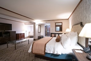 Suite, 1 King Bed, Non Smoking (Living Room;Larger Room) | Pillowtop beds, in-room safe, desk, blackout drapes