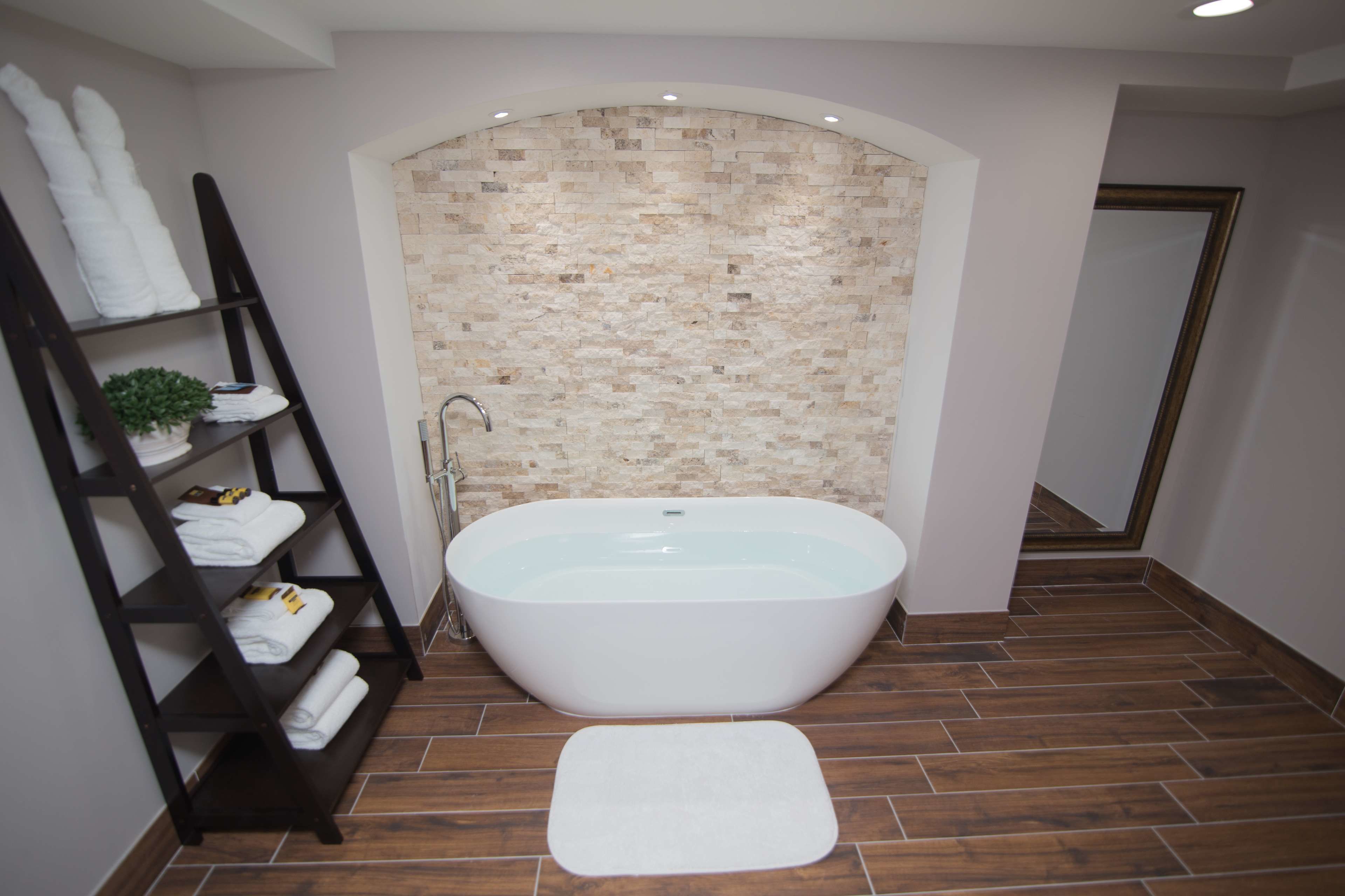 suite, 1 king bed, non smoking (living room) | 1 bedroom, pillow-top beds, in-room safe, desk