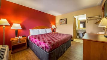 Standard Room, 1 King Bed, Non Smoking | Desk, iron/ironing board, cribs/infant beds, rollaway beds