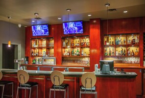 Se sirven cenas y happy hour