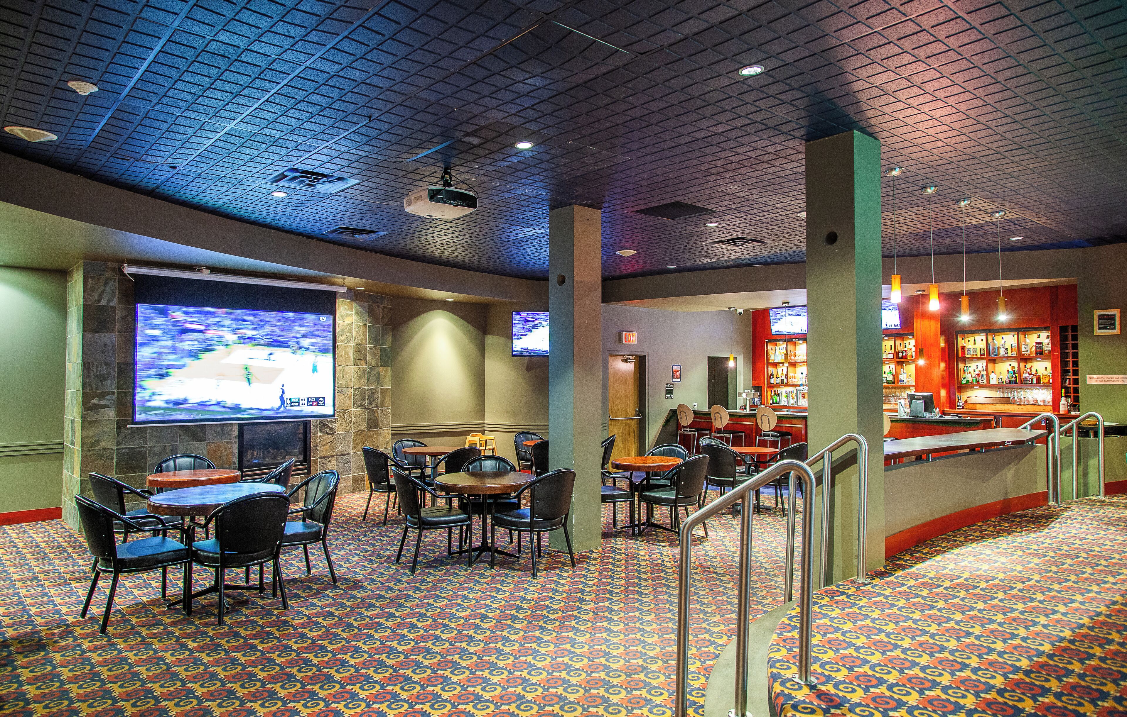 Serves dinner and happy hour