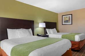 Laptop workspace, iron/ironing board, free WiFi, bed sheets