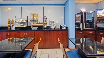 Desayuno continental incluido todos los días 