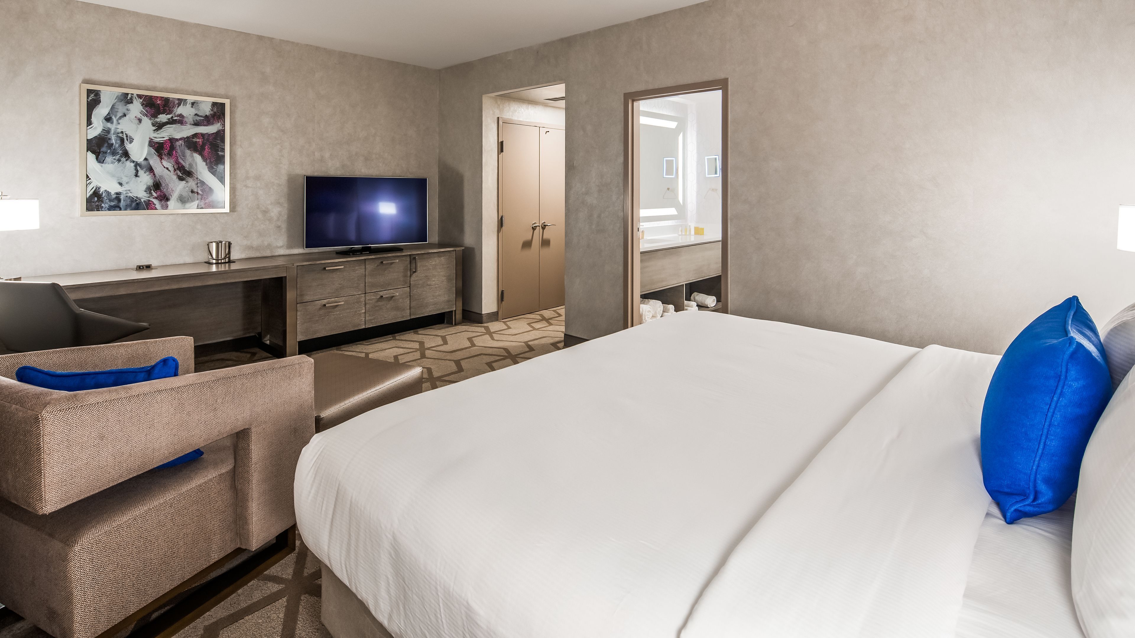 Egyptian cotton sheets, premium bedding, down duvets, pillow-top beds